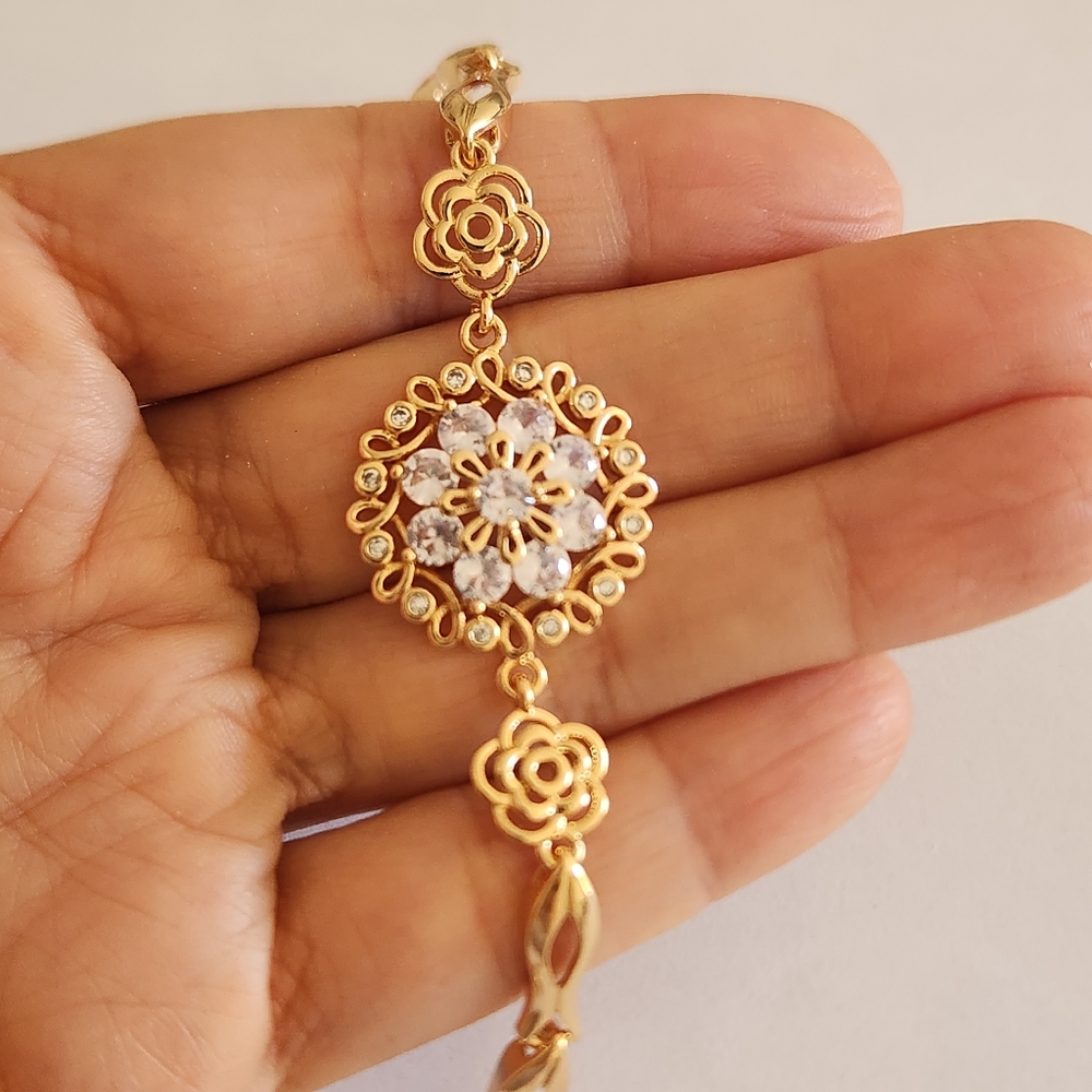 New 18K Gold Plated Diamond Flower Bracelet for Women - Picture 4 of 9
